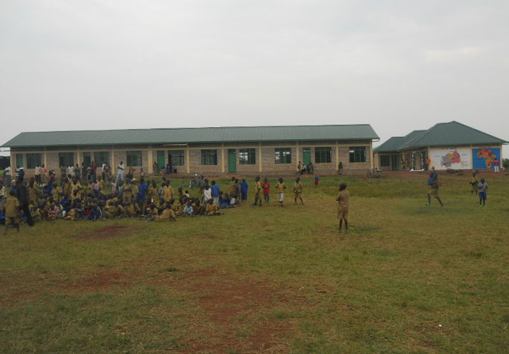 Ishuri rya Ngoma nyuma yo kubakirwa ibyumba bishya.