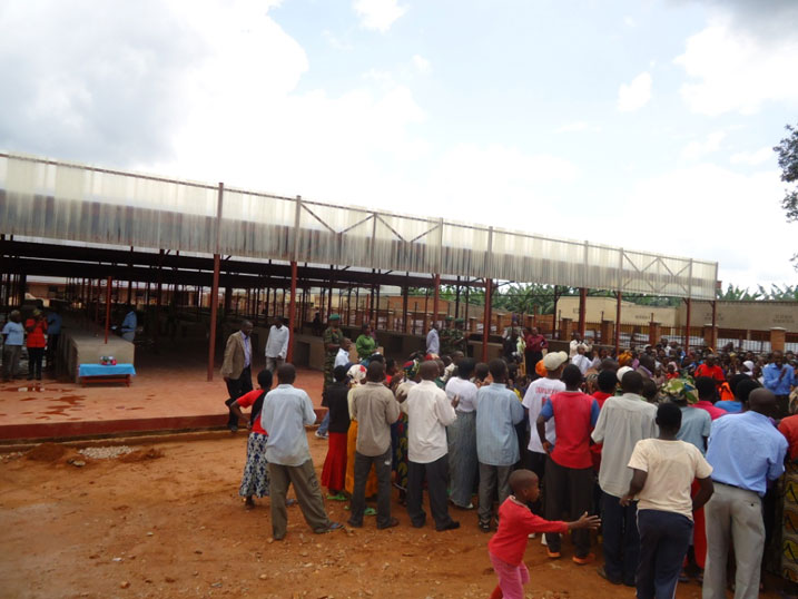 Isoko rya Kabukuba ryubatse neza ariko ntiriremwa na benshi kubera ikibazo cy'imihanda iryerekezaho.