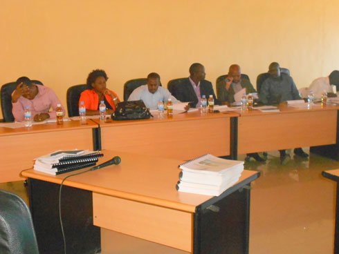 Itsinda ryaturutse ku rwego rw'igihugu riri gusuzuma ishyirwa mu bikorwa ry'imihigo.