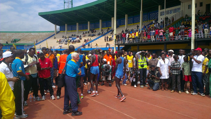 Marathon mpuzamahanga ya Kigali yitabiriwe n'abantu benshi, biganjemo abanyamahanga.