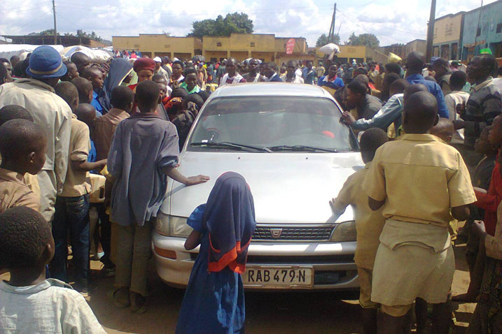 Iyi ni imodoa yatwaye Mukarurema yari ishagawe n'Abanyaburera benshi batangariye uwo munyamahirwe.