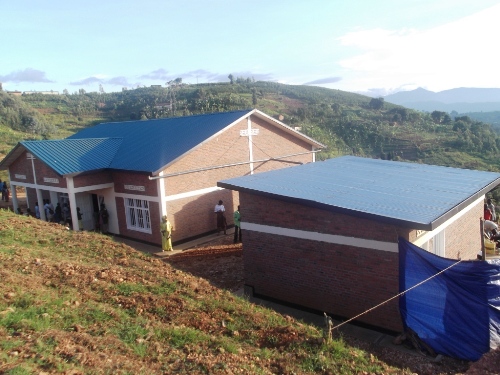 Iyi nyubako izafasha abagize koperative Kundumurimo Munyarwanda kwiteza imbere.