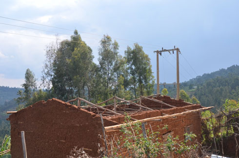 Iyo ni imwe munzu yasenywe n'ibiza.