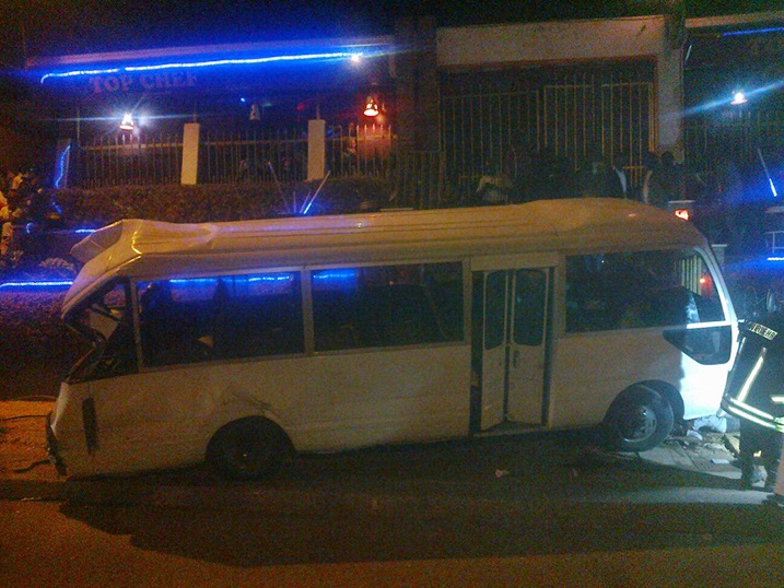 Iyo Coaster iri mu zagonzwe na FUSO yabuze feri.