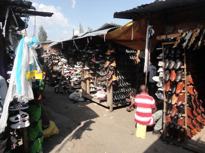 Izi nkweto zigiye kuba zicururizwa muri gare.