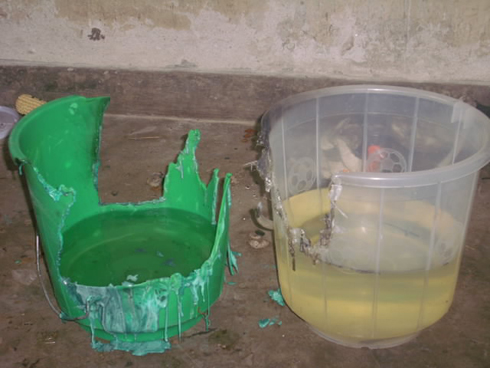 Izo ndobo nazo zafashwe n'umuriro zirashya