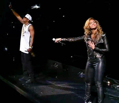 Jay-Z na Beyonce kuri stage baririmbanye indirimbo yabo yitwa ‘Crazy In Love