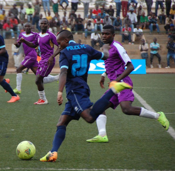 Jimmy Mbaraga, umwe mu barebye mu ncundura ku ruhande rwa Police FC.