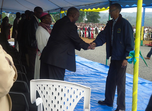 Perezida Kagame asuhuzanya n