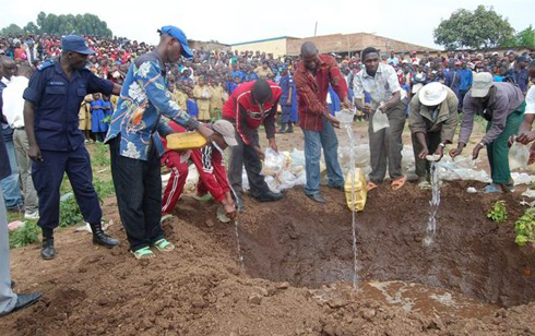 Kanyanga yafashwe imenerwa mu ruhame.