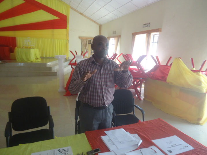 Karema Bénjamin ahugura abahesha b