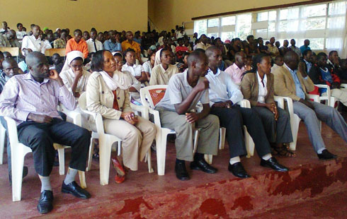 Ikiganiro ku mateka ya Jenoside cyabereye ku Ntara y'iBurengerazuba cyitabiriwe n'ingeri zose.