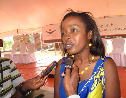 Kayitesi Antonina avuga ko abagore bafashwa na women for women baba ari abakene cyane.