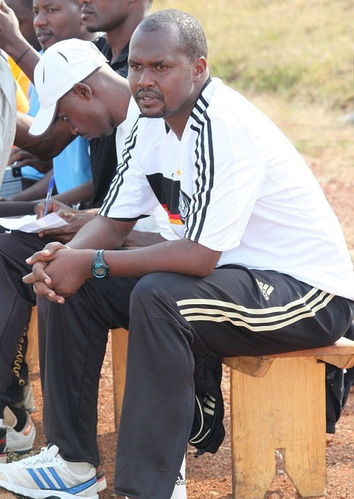 Kaze Cedric, ngo yasanze atakomeza gutoza ikipe ikunzwe n'Abanyarwanda benshi kandi itarimo kwitwara neza.