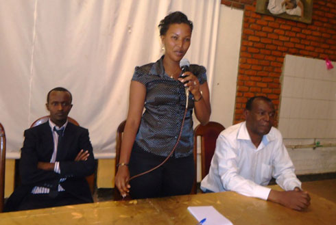 Umuyobozi wa Kigali Today (ibumoso) n