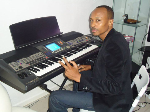 Kitoko Adboul, umwe mu bagize Exotic Night akaba na manager wa Knowless