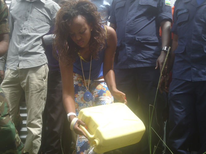 Knowles yafatanyije n