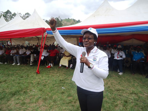 Komiseri Mukaruliza ngo intego ya FPR ni ugutanga serivisi nziza.