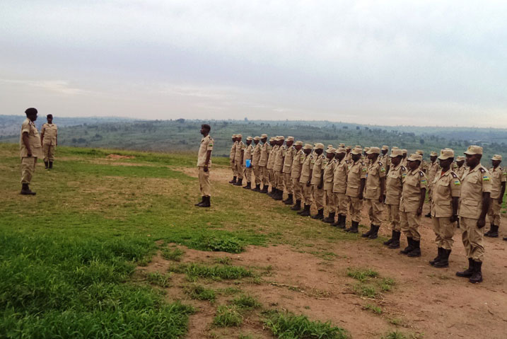 Komiseri Mukuru wa RCS, Rwarakabije Paul ubwo yasanganiraga aba-Ofisiye b'Abacungagereza 41 basoje amahugurwa i Ntsinda mu karere ka Rwamagana.