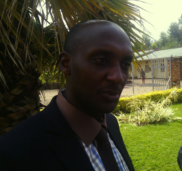 Komiseri Mukuru wa RRA, Tushabe Richard arizeza ko bagiye kongera agaciro k'ibicuruzwa byemererwa gusoreshwa ku mupaka wa Cyanika.