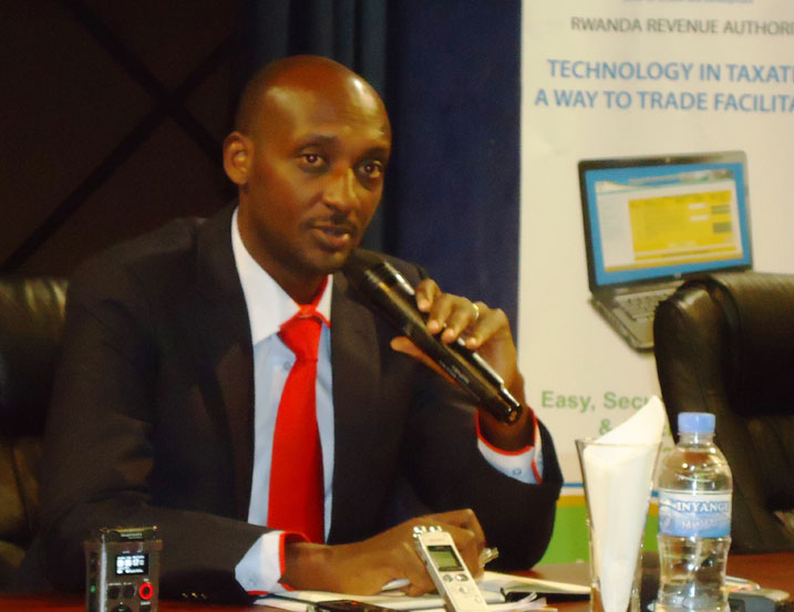 Komiseri mukuru wa Rwanda Revenue Authority, Richard Tusabe.