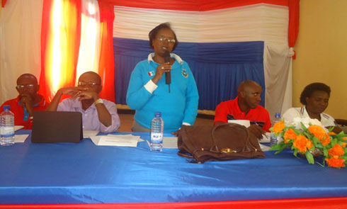 Komiseri muri FPR-Inkotanyi, Mwiza Esperance yasabye abanyamuryango ba FPR b'i Nyamasheke kuzatora ab'ingirakamaro.