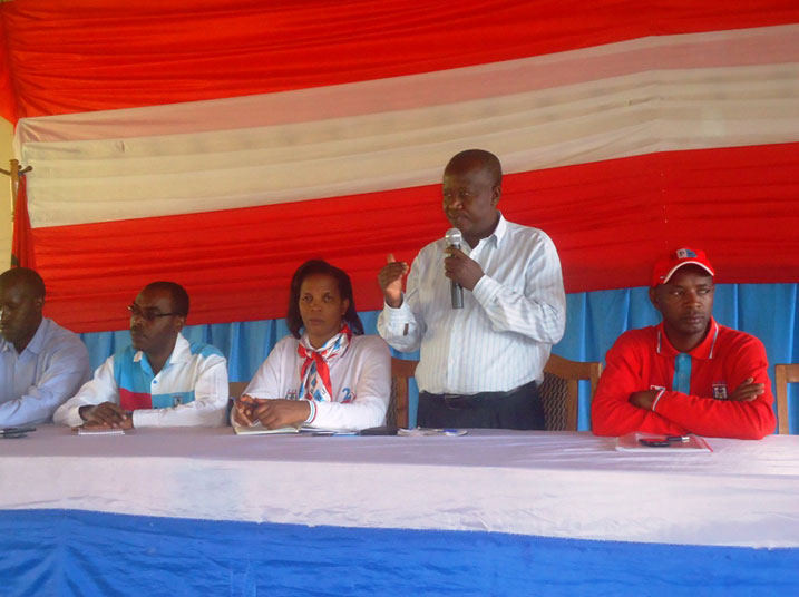 Komiseri ushinzwe imiyoborere muri FPR ku rwego rw'Intara y'Iburasirazuba, Munyandinda Emmanuel asaba abanyamuryango b'iri shyaka mu karere ka Rwamagana kurangwa n'ibikorwa bifatika.