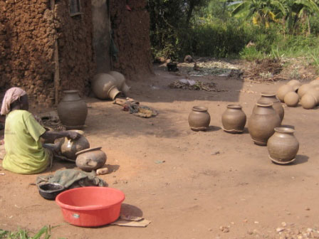 Kubumba inkono ngo bisigaye bikorwa n'abakuze.