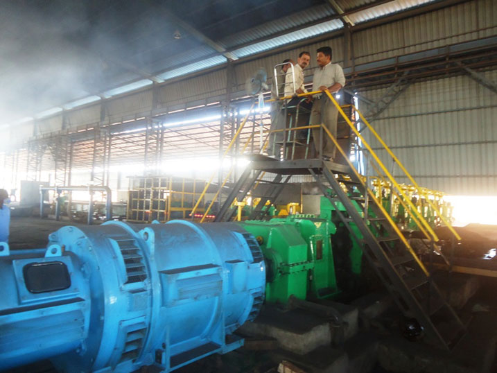 Kugira ngo hakorwe Fer à béton zitandukanye, uru ruganda rwifashisha imashini zikomeye.