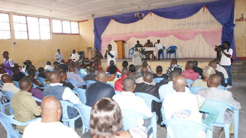 Bamwe mu banyamakuru bakorera mu mujyi wa Goma bari mu nama n