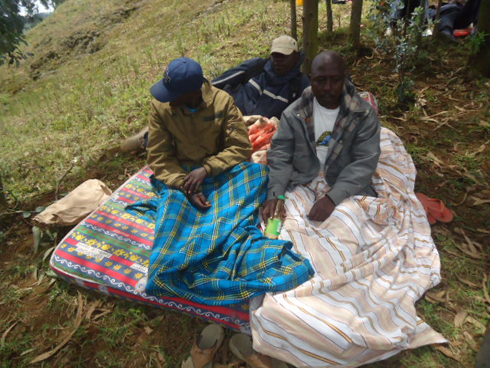 Abarwayi bashoboye kwambutswa ni abatari barembye cyane bashoboye kugenda. (Foto: Sebuharara)