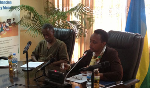 Dr Gasingirwa asobanurira abanyamakuru ibyo iyo nama izasigira u Rwanda