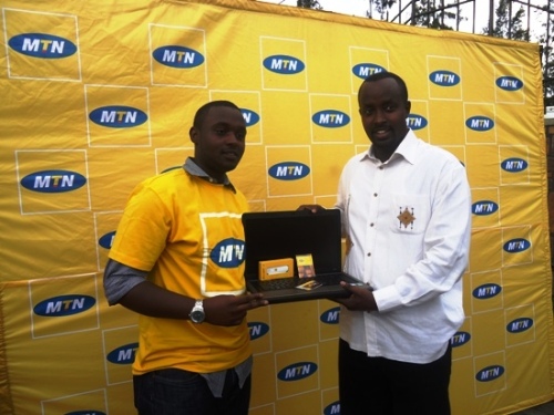 Mahoro Hisham, umunyeshuri utsindiye umudasobwa.