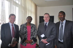 Mary Baine ari kumwe na ba Ambasaderi bahagarariye Ububiligi na Norvege.