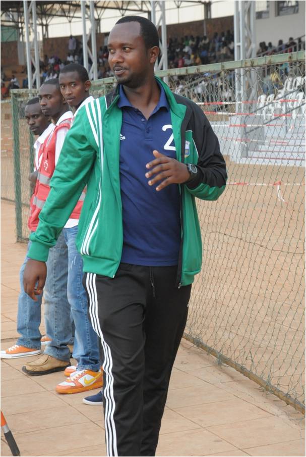 Mashami Vincent ubu niwe mutoza mukuru wa APR FC kugeza shampiyona irangiye.