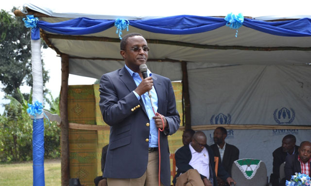 Minisitiri Biruta asanga abantu bakuru muri rusange bari bakwiye gusaba imbabazi u Rwanda kuko baruhemukiye.