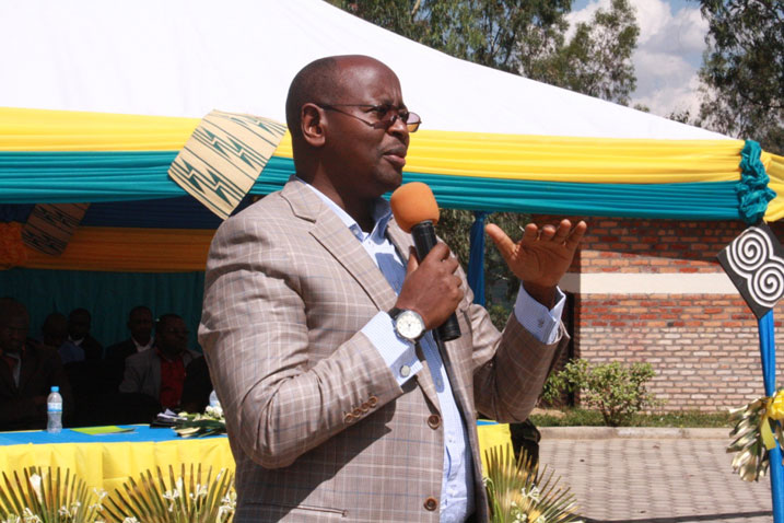 Minisitiri Musoni yasabye abayobozi kuyobora mu mucyo n'abaturage kuyoboka abayobozi beza.