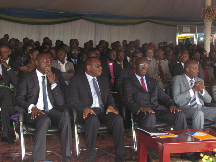 Minisitiri w'intebe na bamwe mu banyacyubahiro bitabiriye umunsi w'abasora wabereye i Kayonza.