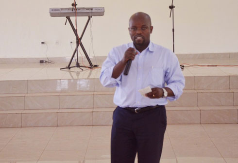 Minisitiri w'urubyiruko n'ikoranabuhanga, Nsengimana Philbert, akangurira urubyiruko kwiyambura ibyabatanya.