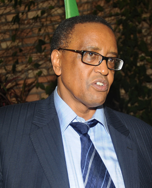 Minisitiri w'ibikorwa Remezo, Prof. Silas Lwakabamba.