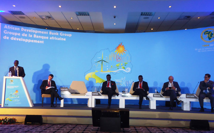 Ministiri Stanislas Kamanzi, ari mu batanze ikiganiro ku iterambere rishingiye ku mikoreshereze inoze y