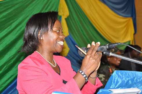 Monique Nsanzabaganwa aganira n'abaje mu mwiherero kuri "Ndi Umunyarwanda".