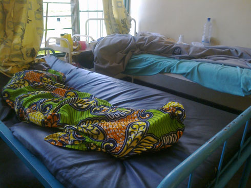 Bamwe mu barwariye mu bitaro bya Nyanza bazira kunywa ikigage gihumanyije.