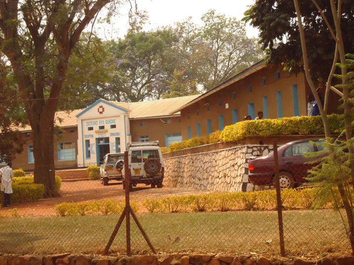 Mu bitaro bya Gahini hari kuvurirwa indwara ya Hernie.