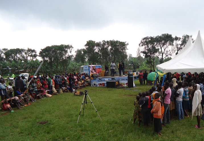 Mu mezi atatu y'ubukangurambaga hagiye hategurwa ibiganiro bigamije gusobanurira urubyiruko uburyo bwo kwirinda SIDA.
