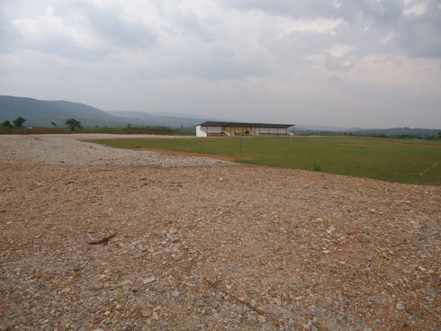 Mu nkengero z'ikibuga hamennye garaviye.