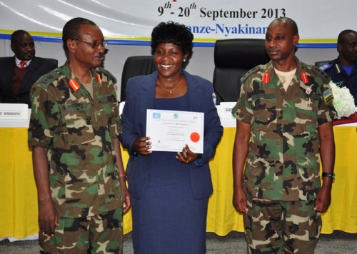 Mu gusoza abitabiriye bahawe impamyabushobozi.