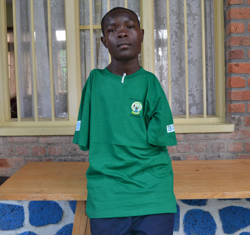 Muhawenimana Jean Bosco agiye kurangiza amashuri yisumbuye kandi atsinda neza.