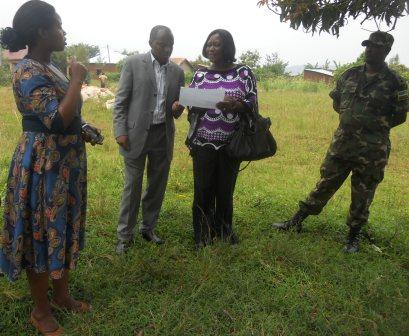 Dr. Mukabaramba asobanurirwa ibikorwa by