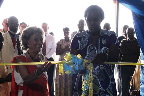 Mukagatana na Raina bafungura ku mugaragaro ikigo "Ahazaza ".